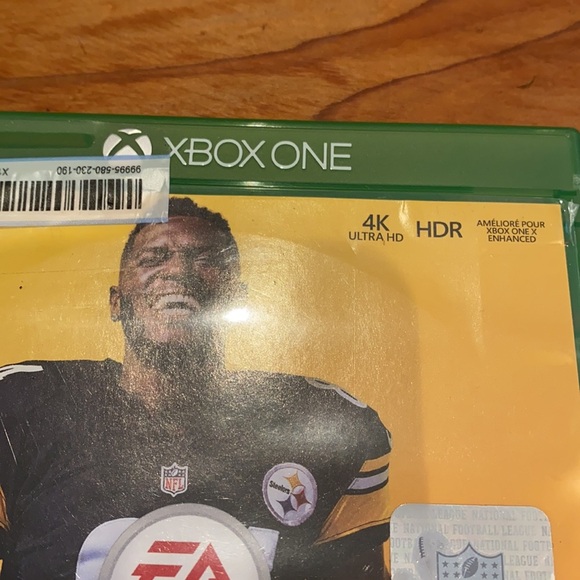 XBox One Madden 19 NFL Game - Picture 2 of 6
